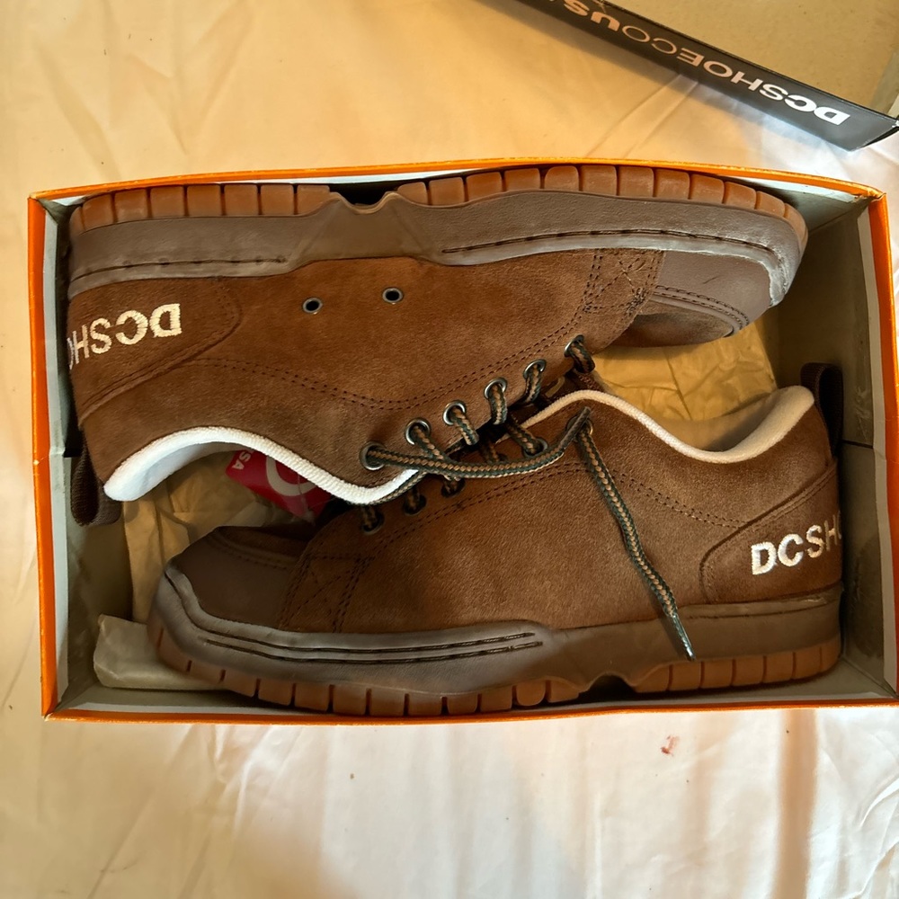 FIRST EVER DC SKATEBOARDING SHOE THE “CLOCKER” SUPER RARE BRAND NEW